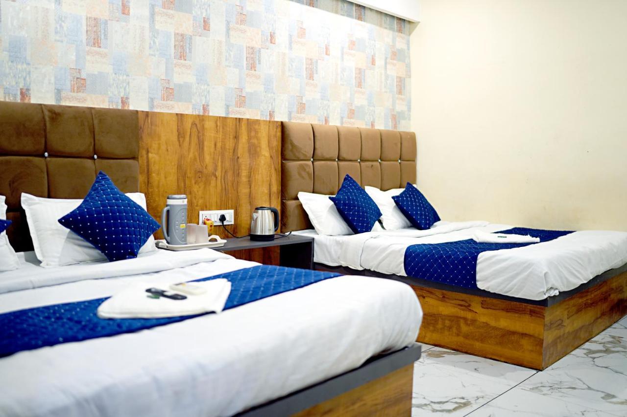 Hotel Mahalok Palace 乌贾因 外观 照片