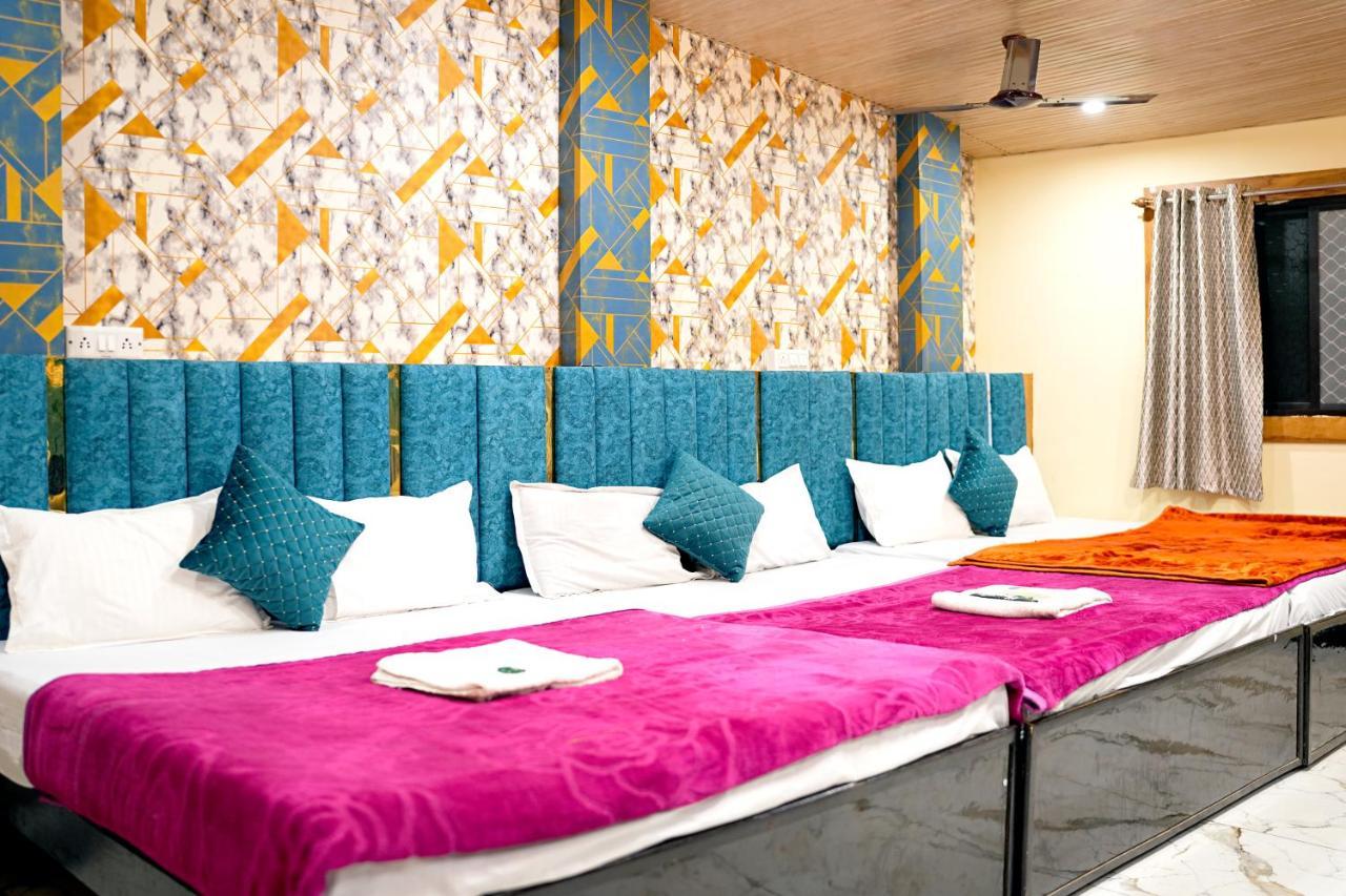 Hotel Mahalok Palace 乌贾因 外观 照片